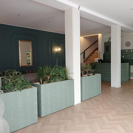 Bellerive Ristorante Albergo Манерба-дель-Гарда Экстерьер фото