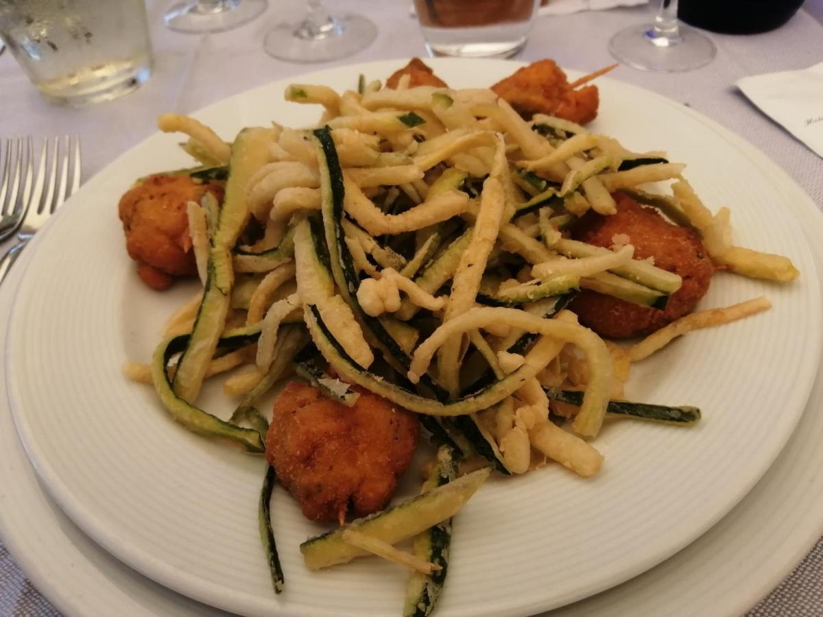 Bellerive Ristorante Albergo Манерба-дель-Гарда Экстерьер фото