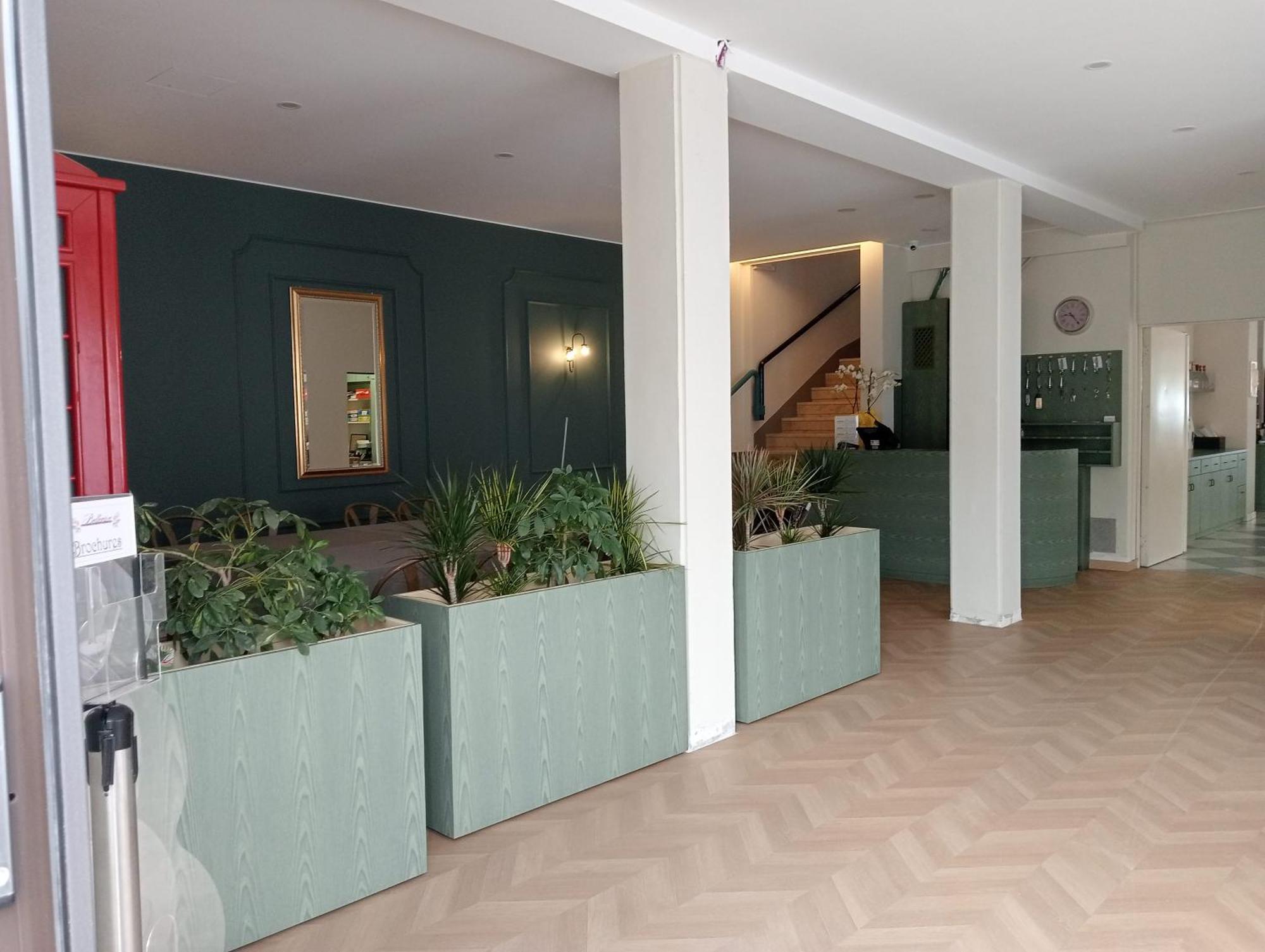 Bellerive Ristorante Albergo Манерба-дель-Гарда Экстерьер фото
